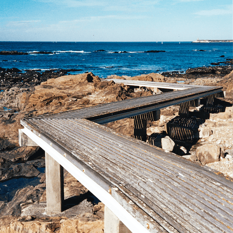 Stay close to Foz do Douro's waterfront promenade, filled with restaurants and bars