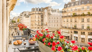 Parisian Pot of Gold image 15