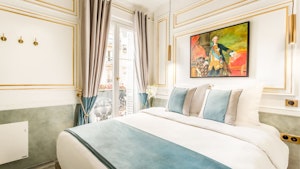 Parisian Pot of Gold image 13