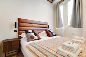 Sentier Charm image 8