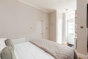 Regency Retreat image 14