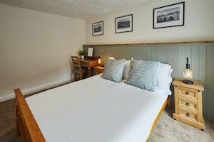 Matlock Charm image 11