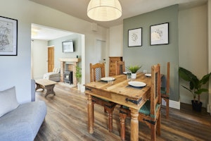 Matlock Charm image 7