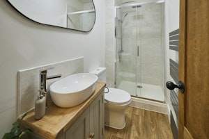 Matlock Charm image 4