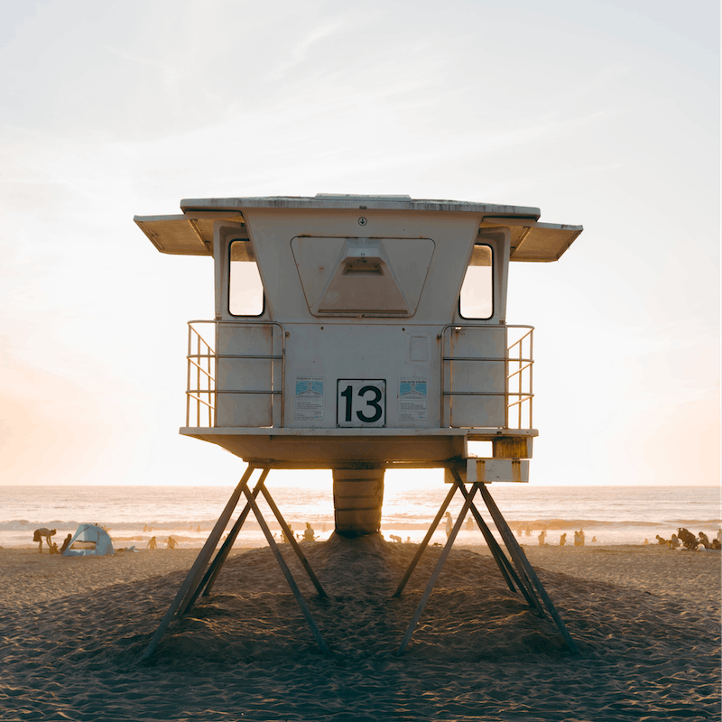 Drive fifteen minutes to reach the beaches of Mission Bay