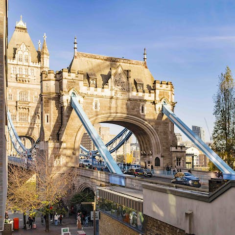 Admire incredible views of Tower Bridge and Canary Wharf from two balconies