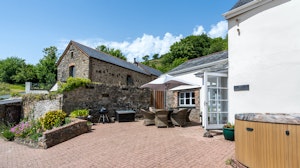 Coulscott House image 2