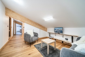 Alpine Mountain Retreat image 13