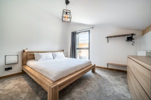 Alpine Mountain Retreat image 9
