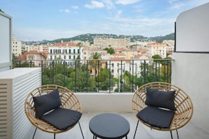 The Sunshine of Cannes image 9