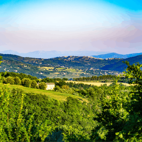 Explore both Umbria and Tuscany from your location on the border