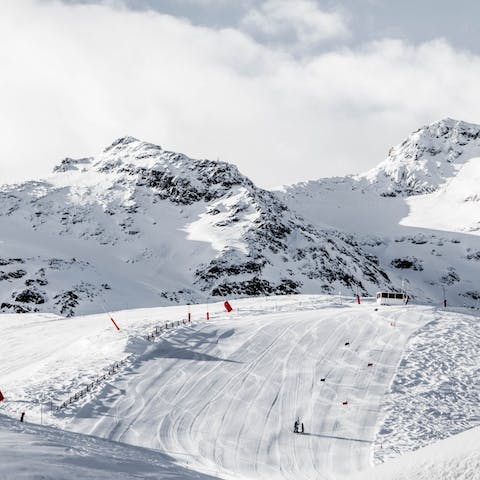 Hit Val d'Isère's slopes, the chairlifts are just a five-minute drive away