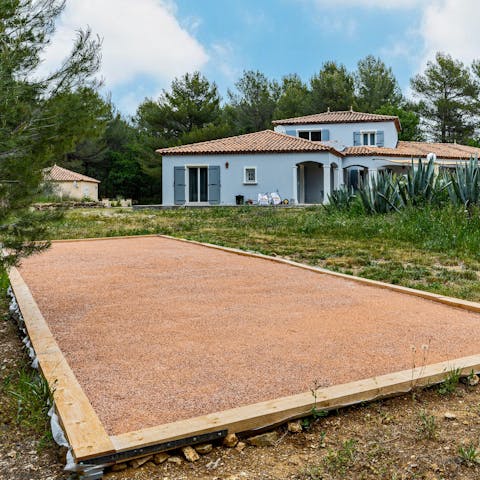 Bring out your competitive side by playing pétanque