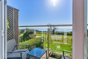 Green Hills & Sea Air image 11