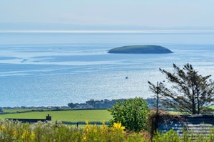 Green Hills & Sea Air image 4
