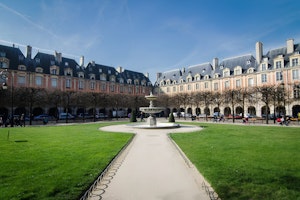 Marais Charms image 5