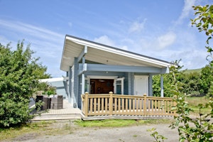 Sandy Burrow image 12