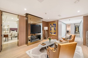 Bronze & Parquet image 13