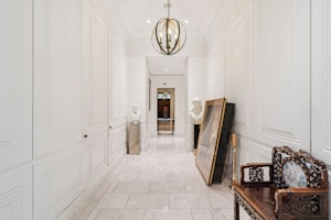 Bronze & Parquet image 8