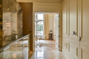 Bronze & Parquet image 3