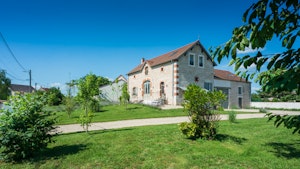 Between Vineyards & Castles image 10
