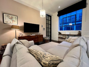 TV Studio Hideaway image 14
