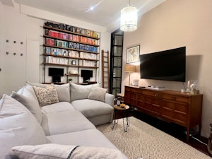 TV Studio Hideaway image 10