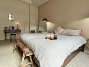 TV Studio Hideaway image 4