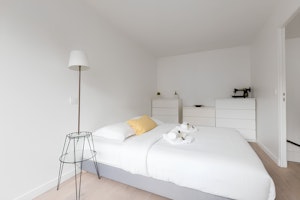 Parisian Pearl image 12