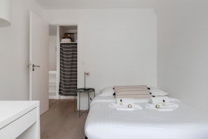 Parisian Pearl image 9
