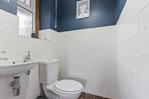 The Surrey Hideaway image 13