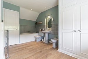 The Surrey Hideaway image 11