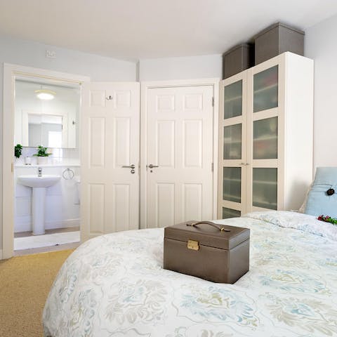 The en-suite master bedroom suite