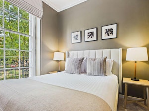 Bloomsbury Silk image 10