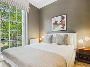 Bloomsbury Silk image 2