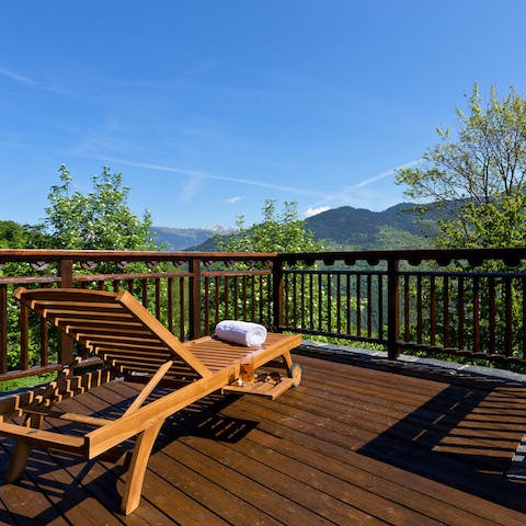 Gaze out over the gorgeous Bozel Valley from the balcony