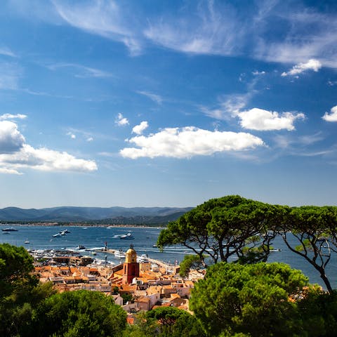 Walk over to Saint-Tropez's picturesque coastline from the centrally positioned home