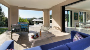 Sea View Charm image 10