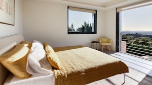 Sea View Charm image 5