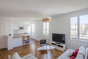 The Paris Pair image 2