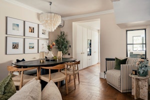 Townhouse Charm image 1