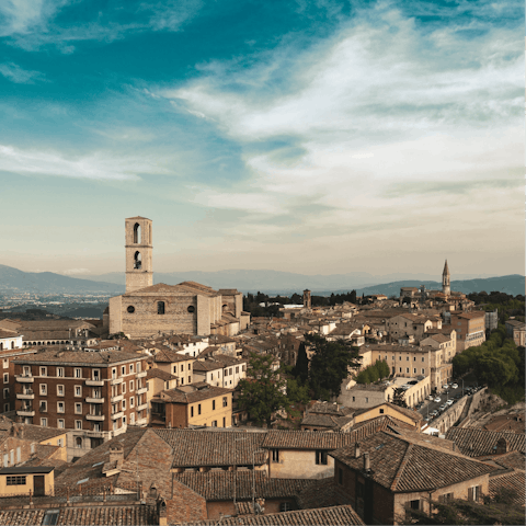 Take the drive to Perugia and explore the Piazza IV Novembre