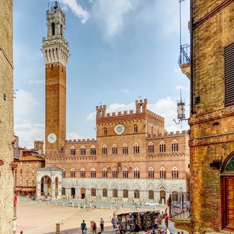 Explore beautiful Tuscany – your home is around 40km from Siena
