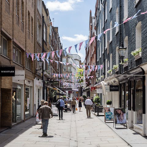 Explore the boutiques and coffee shops of Marylebone on your doorstep