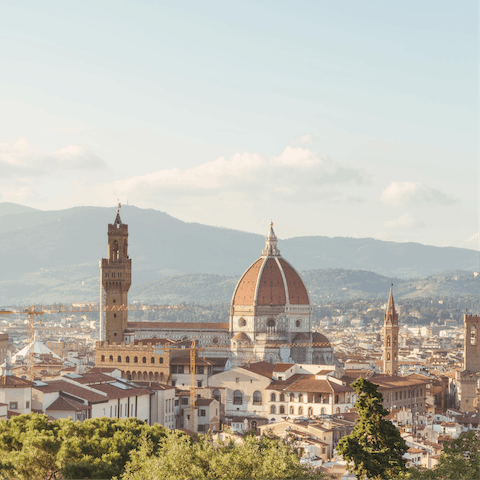 Reach the Cathedral of Santa Maria del Fiore in just eleven minutes