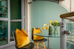 Waterside Modern image 12