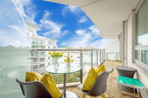 Waterside Modern image 8