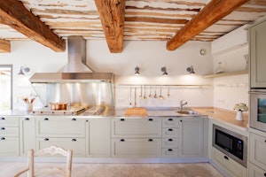 Luberon Mountain Retreat image 13