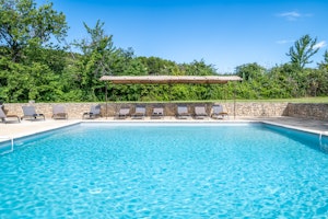 Luberon Mountain Retreat image 1