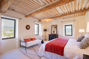Luberon Mountain Retreat image 12